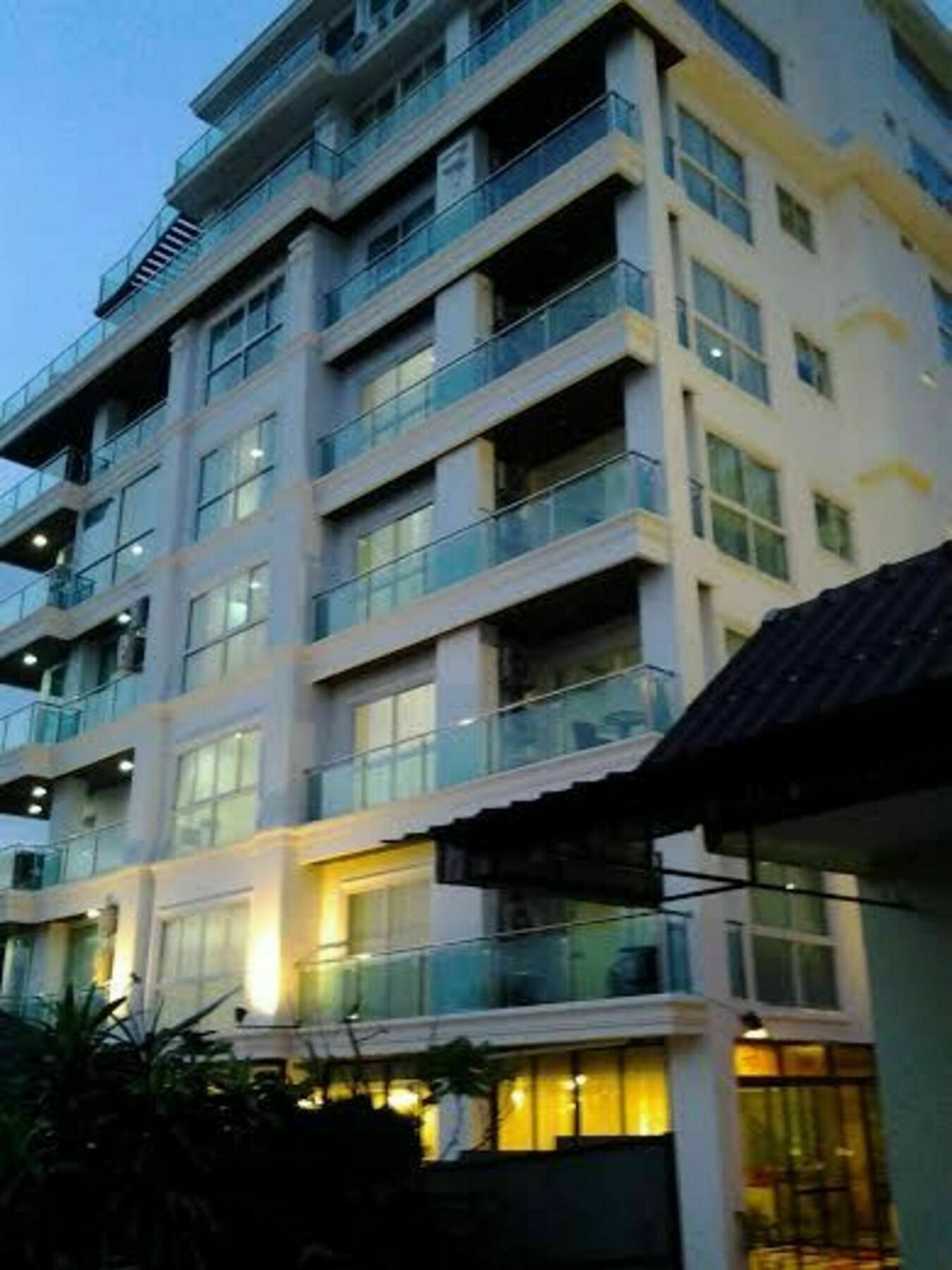 Goldstone Residency Patong , Phuket Διαμέρισμα Εξωτερικό φωτογραφία